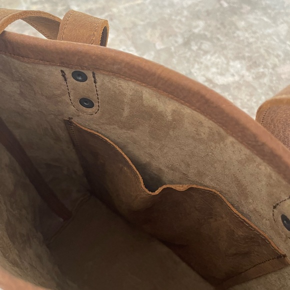 Saddleback Leather Tote Bag w/ Rare Cattle Brand - Picture 5 of 5